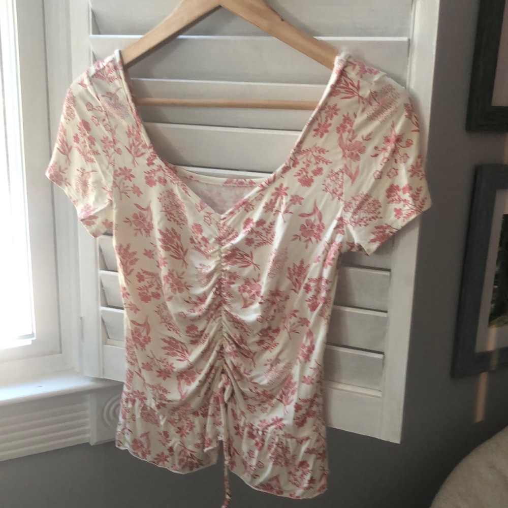 NWOT cute floral top! 🌸🌺
